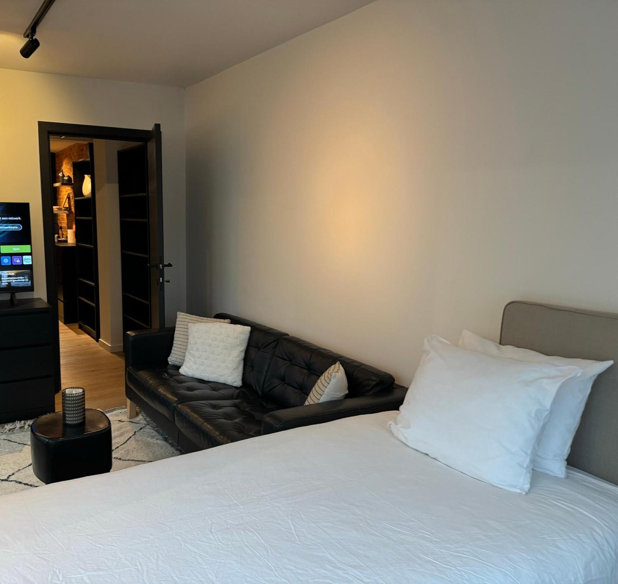 Luxury Apartment With Cosy Garden! Γάνδη Εξωτερικό φωτογραφία