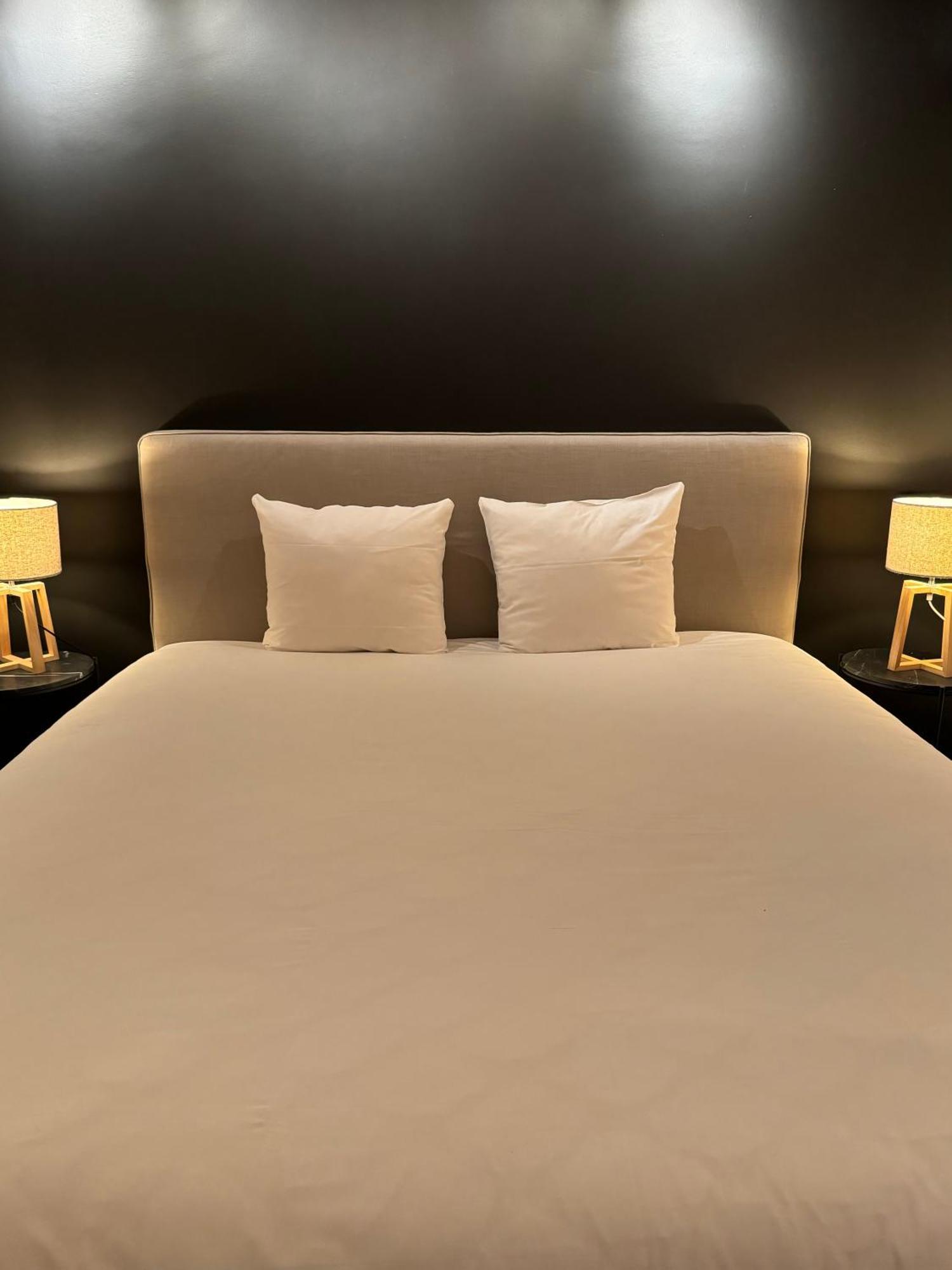 Luxury Apartment With Cosy Garden! Γάνδη Εξωτερικό φωτογραφία