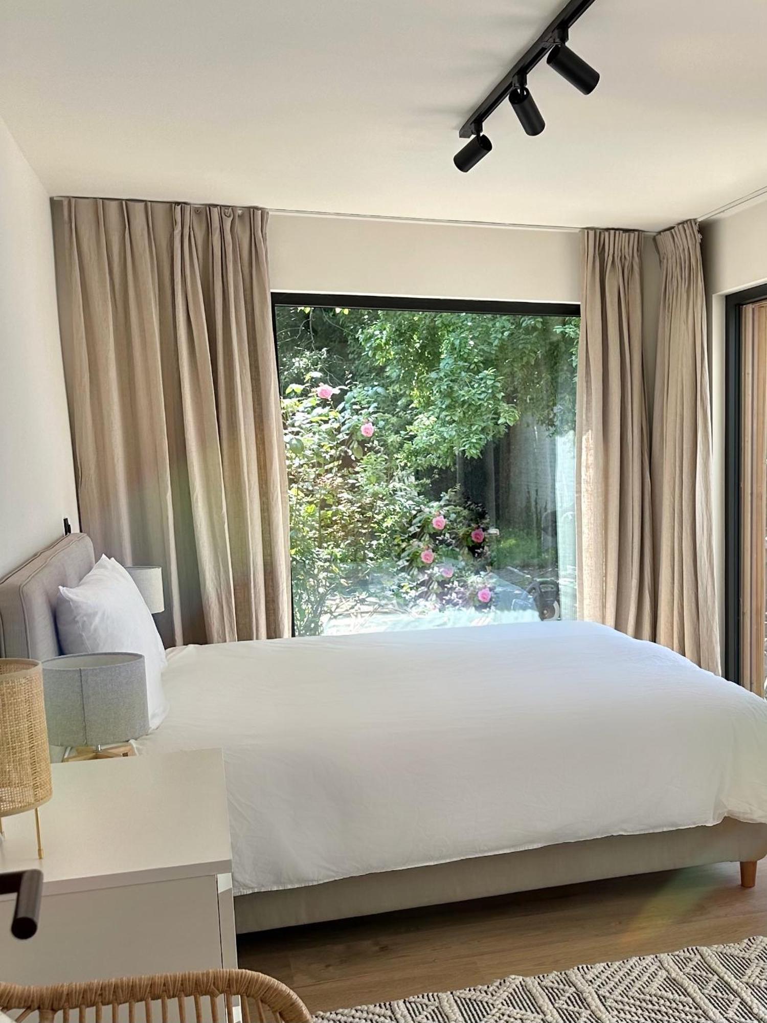 Luxury Apartment With Cosy Garden! Γάνδη Εξωτερικό φωτογραφία